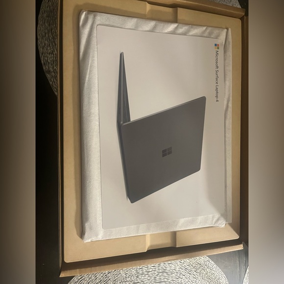 Laptop - Picture 5 of 5